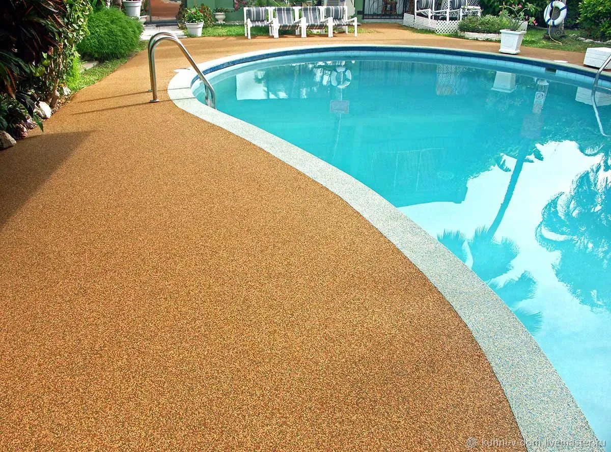 Можно ли укладывать резиновые покрытия вокруг бассейна?